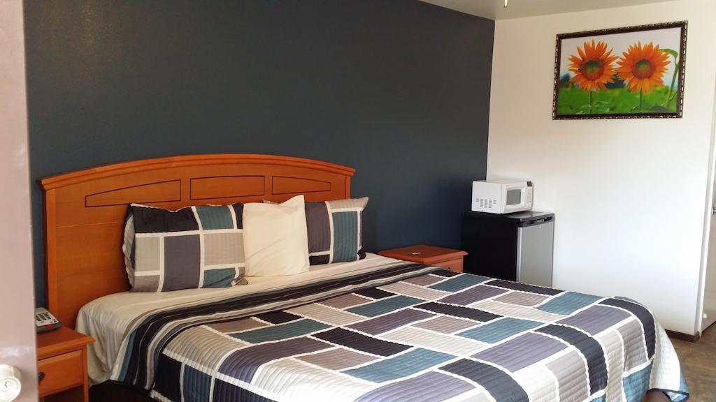 Tilden Country Inn Room photo